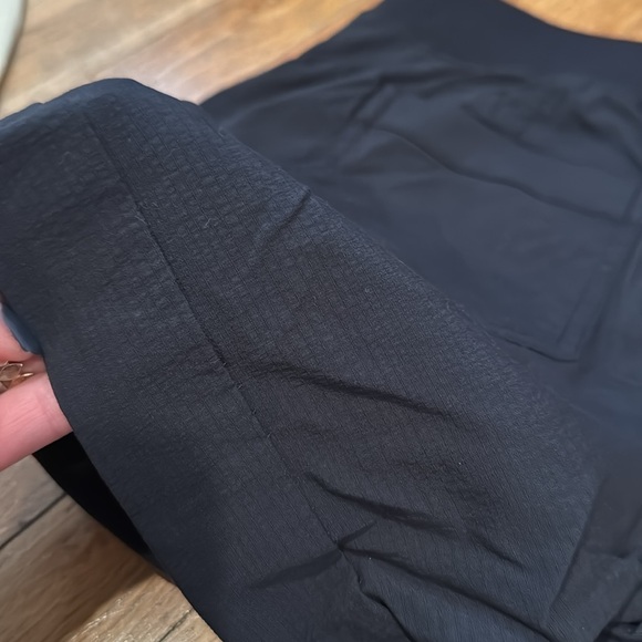 Athleta black shorts size 2 button-zip fly soft shorts with back elastic waist - Picture 7 of 9